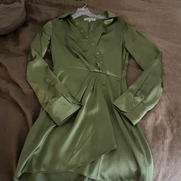 Reformation silk green dress - Picture 2 of 3